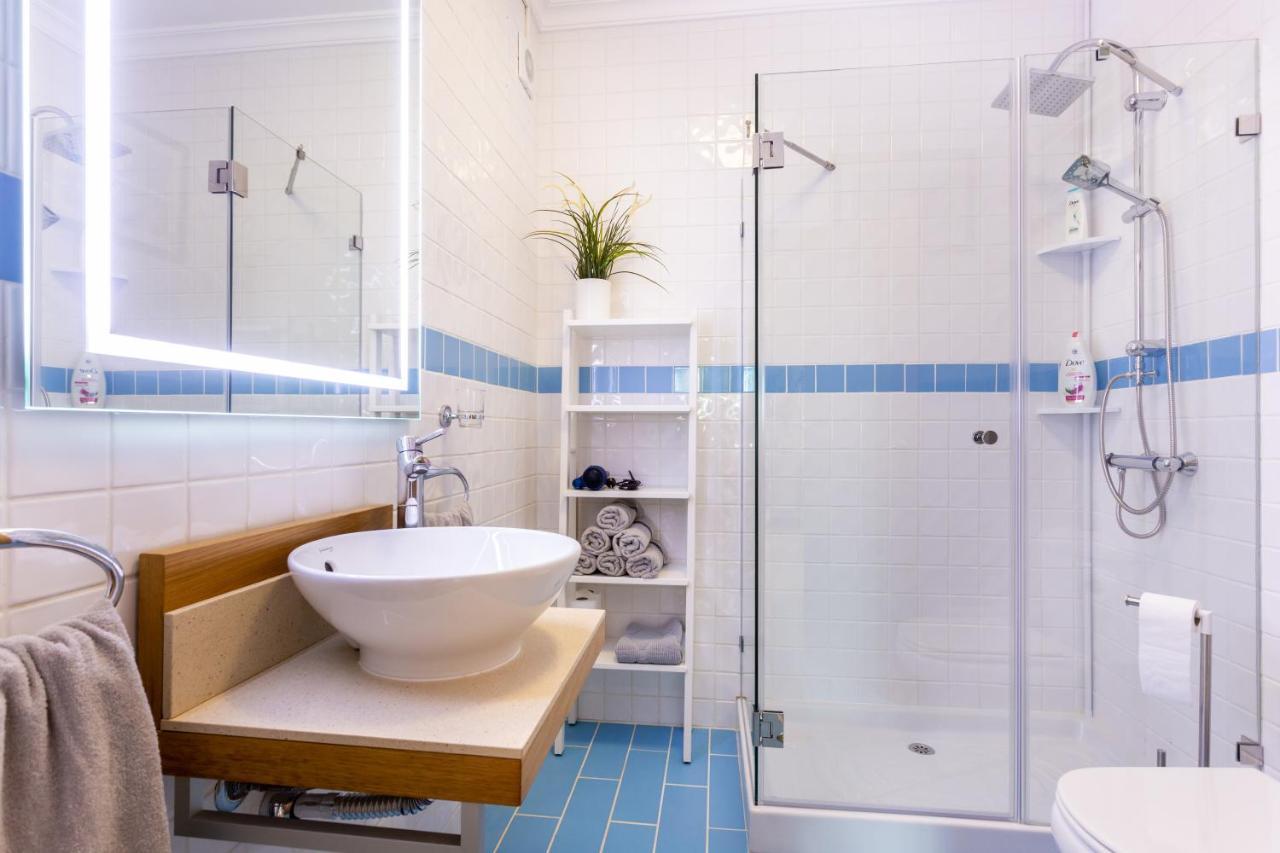 Sacha'S Sweet Home, Lovely 2 Bedroom Apartment, Walking Distance To Town, Beach And Marina Lagos Kültér fotó